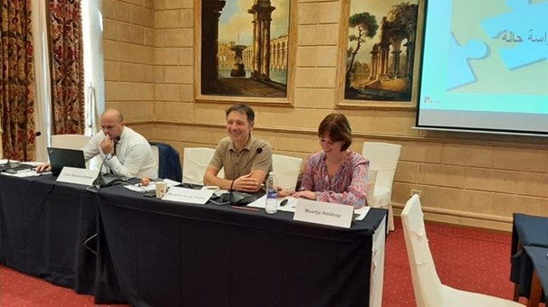 From left to right: Balázs-Sandor Cseh (EUAA), Marcel van der Heijden and Maartje Holdorp (both COA) during the training.